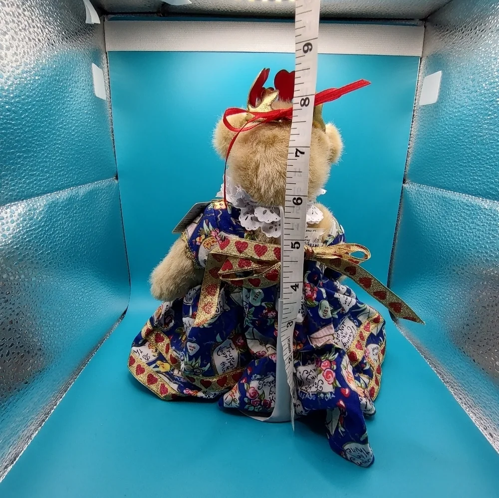 Muffy VanderBear, Queen of Hearts Bear!
